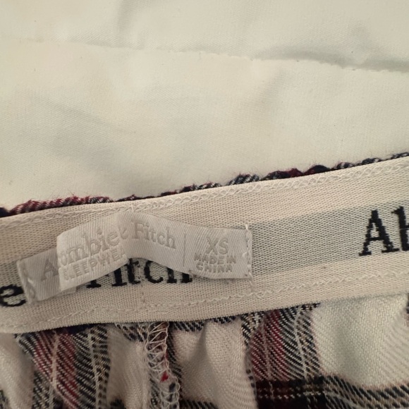 Abercrombie & Fitch Plaid Pajama Set - Red, Black, and White - Picture 7 of 9
